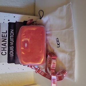 NWOT UGG Janey II clear and hibiscus pink, crossbody bag, comes with dus…